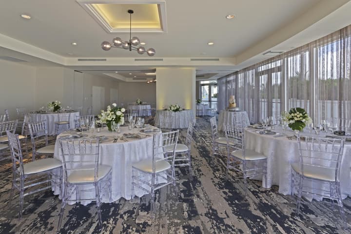 DoubleTree Resort & Spa by Hilton Ocean Point-N. Miami Beach