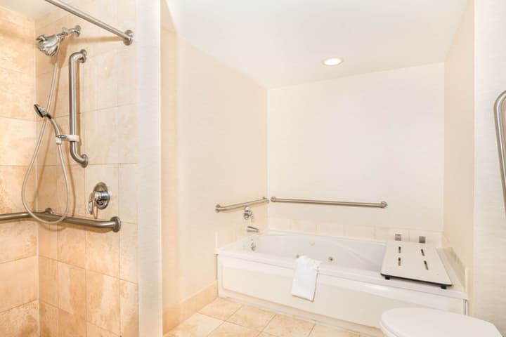 DoubleTree Resort & Spa by Hilton Ocean Point-N. Miami Beach