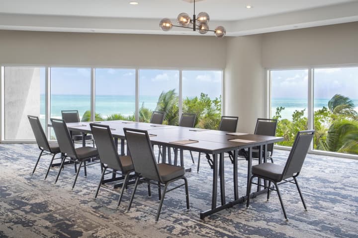DoubleTree Resort & Spa by Hilton Ocean Point-N. Miami Beach