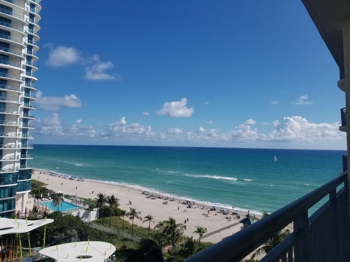 DoubleTree Resort & Spa by Hilton Ocean Point-N. Miami Beach