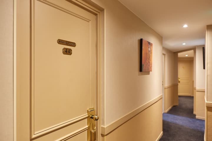 Hôtel Raspail Montparnasse
