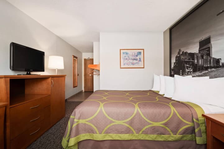 Super 8 by Wyndham Regina