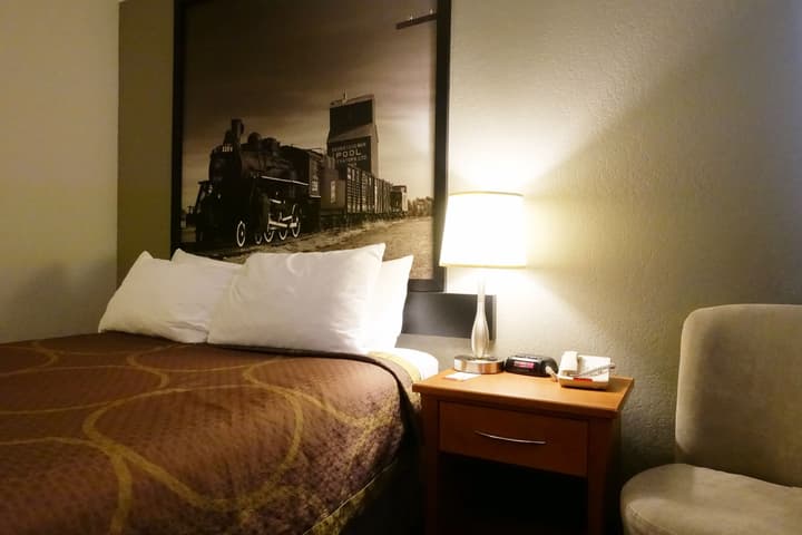 Super 8 by Wyndham Regina