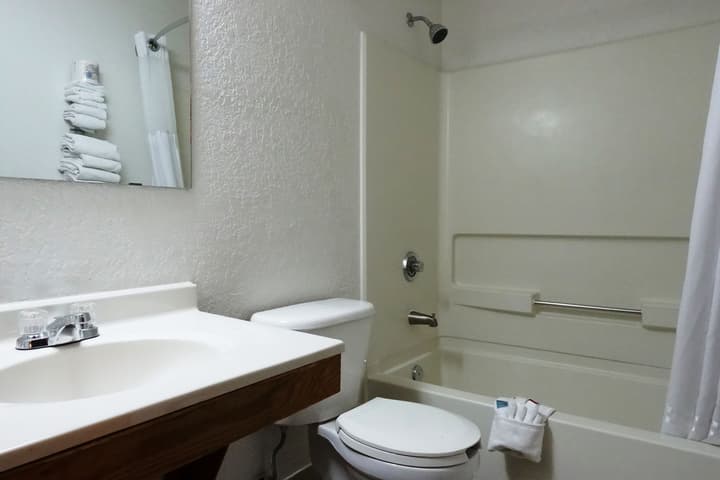 Super 8 by Wyndham Regina