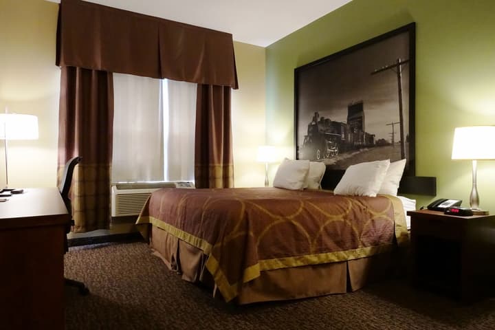 Super 8 by Wyndham Regina