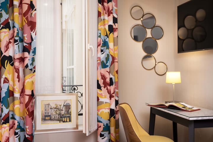 Hotel Des Arts Paris Montmartre