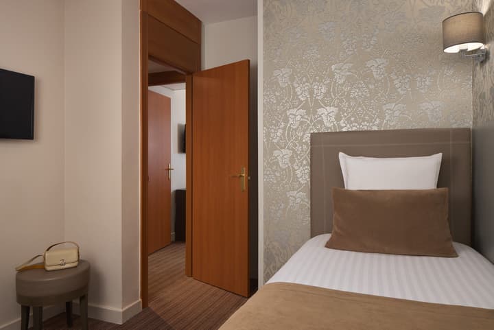 Timhotel Opera Blanche Fontaine