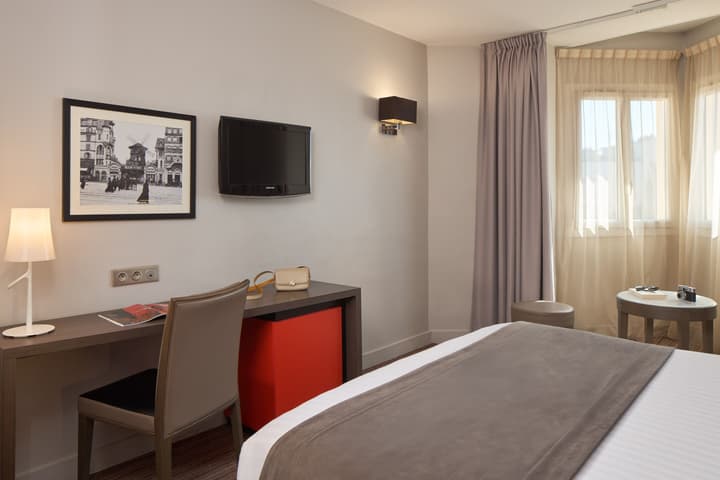 Timhotel Opera Blanche Fontaine