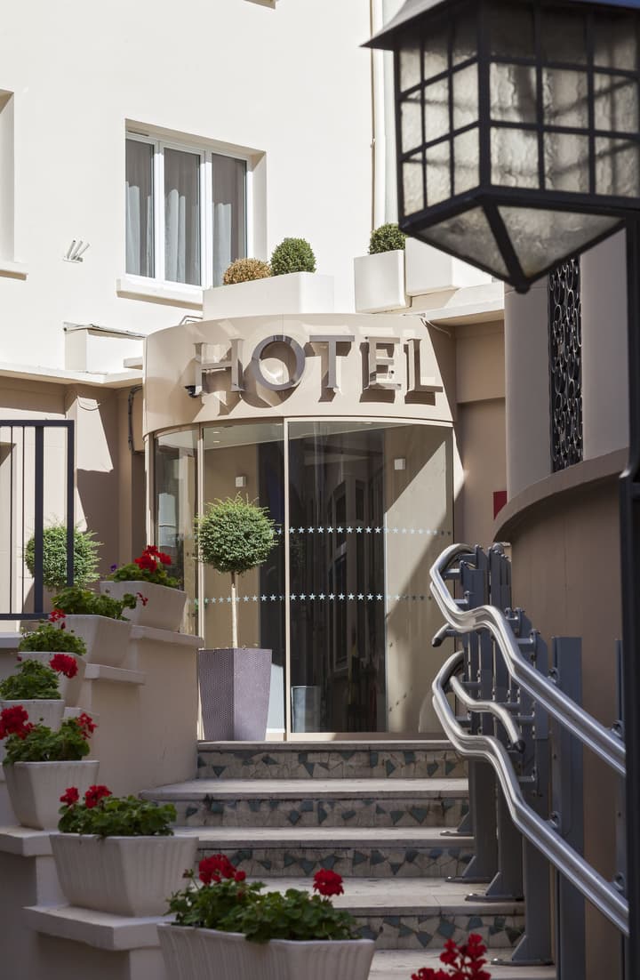 Timhotel Opera Blanche Fontaine