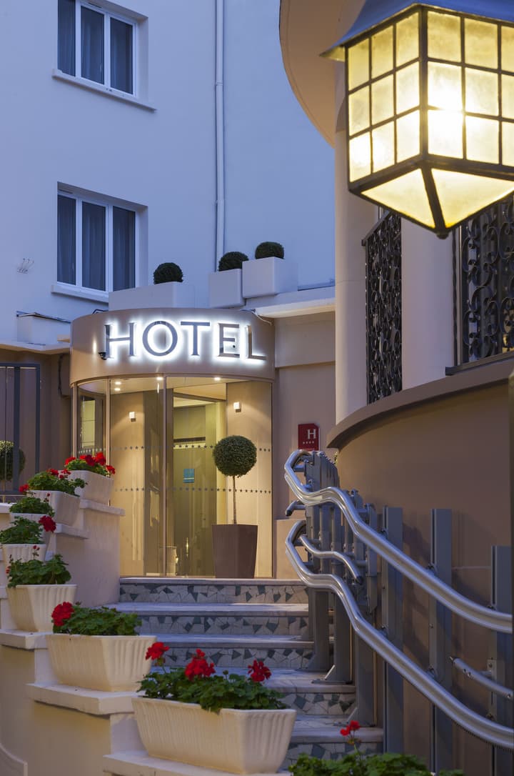 Timhotel Opera Blanche Fontaine