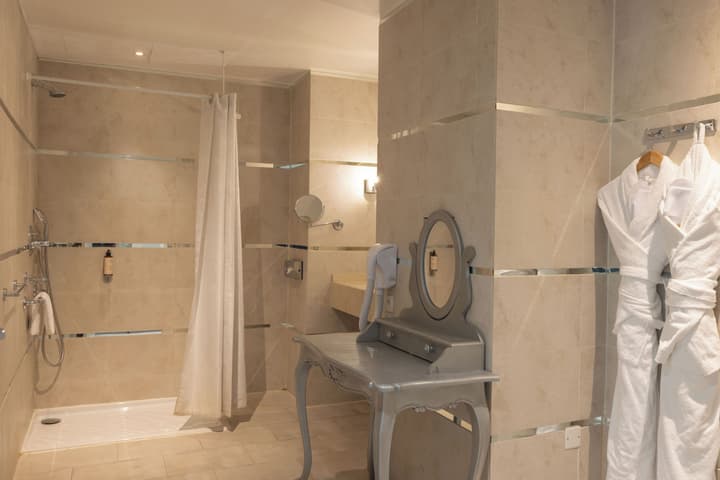 Hotel Renoir