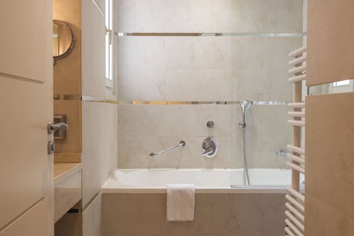 Hotel Renoir