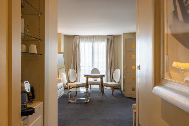 Hotel Renoir