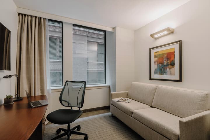 Club Quarters Hotel, Central Loop, Chicago