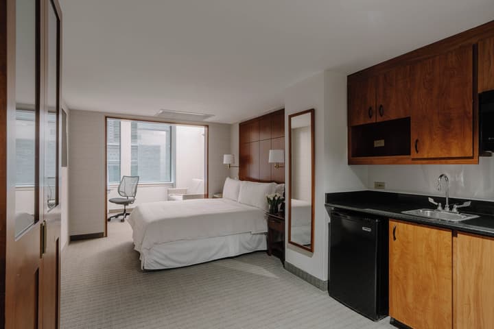 Club Quarters Hotel, Central Loop, Chicago