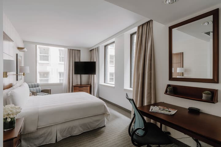 Club Quarters Hotel, Central Loop, Chicago