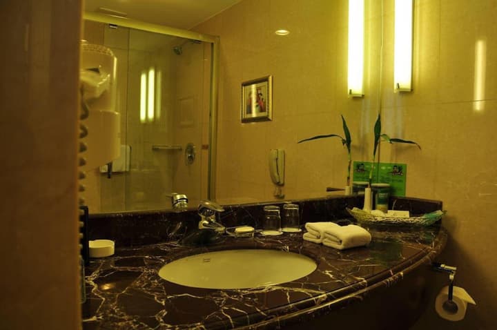 Howard Johnson Paragon Hotel Beijing