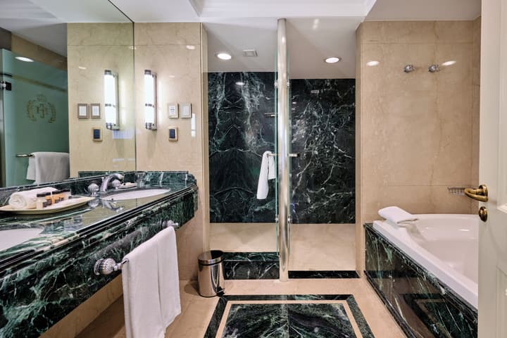 Emperador Hotel Buenos Aires