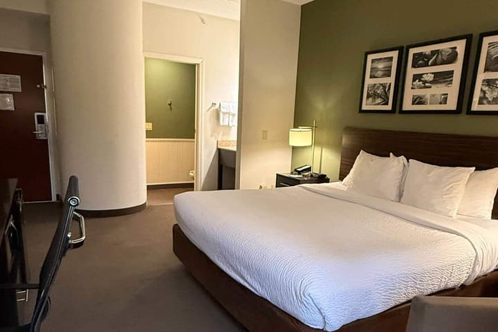 Sleep Inn & Suites Queensbury - Lake George
