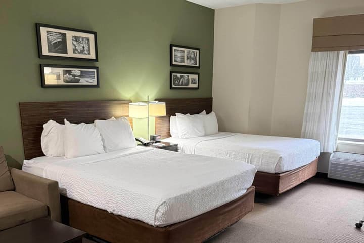 Sleep Inn & Suites Queensbury - Lake George