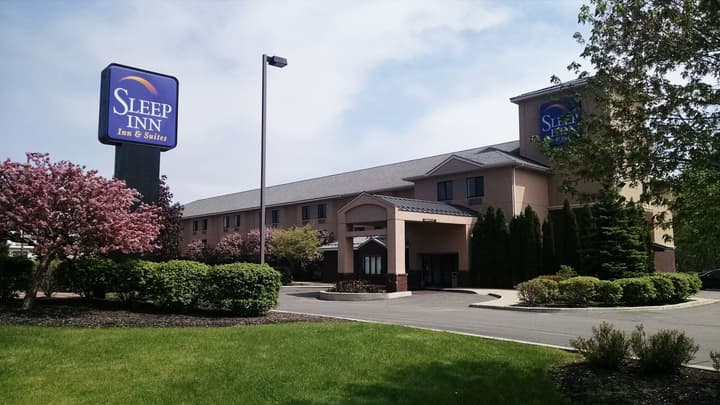 Sleep Inn & Suites Queensbury - Lake George