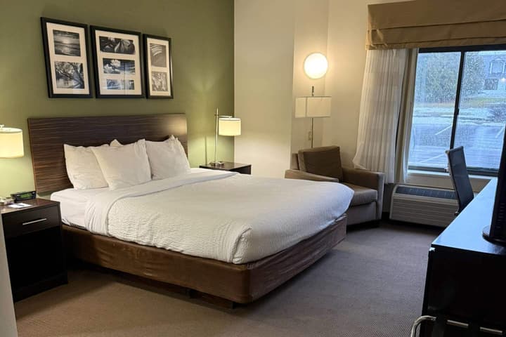 Sleep Inn & Suites Queensbury - Lake George