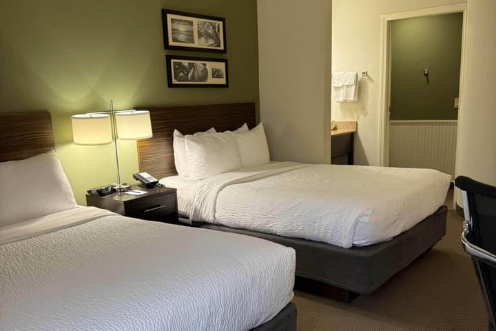 Sleep Inn & Suites Queensbury - Lake George