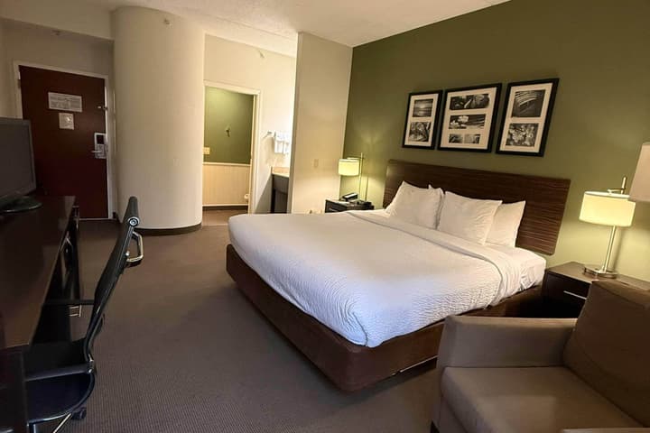 Sleep Inn & Suites Queensbury - Lake George