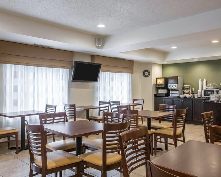 Sleep Inn & Suites Queensbury - Lake George