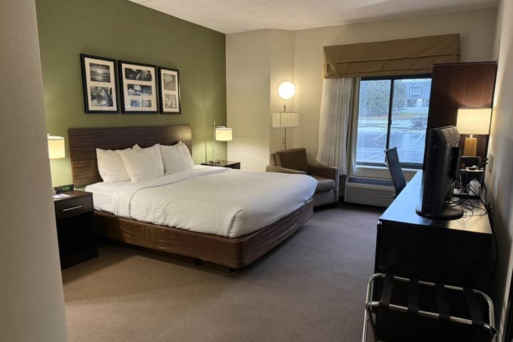 Sleep Inn & Suites Queensbury - Lake George