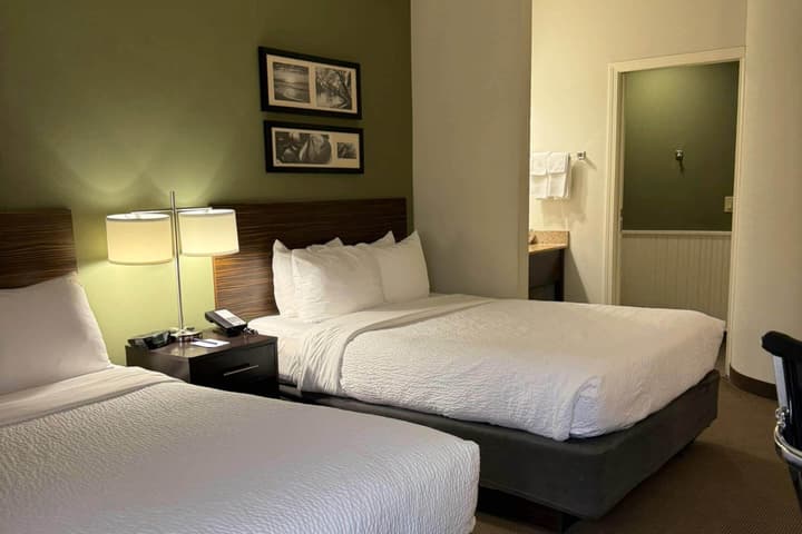 Sleep Inn & Suites Queensbury - Lake George
