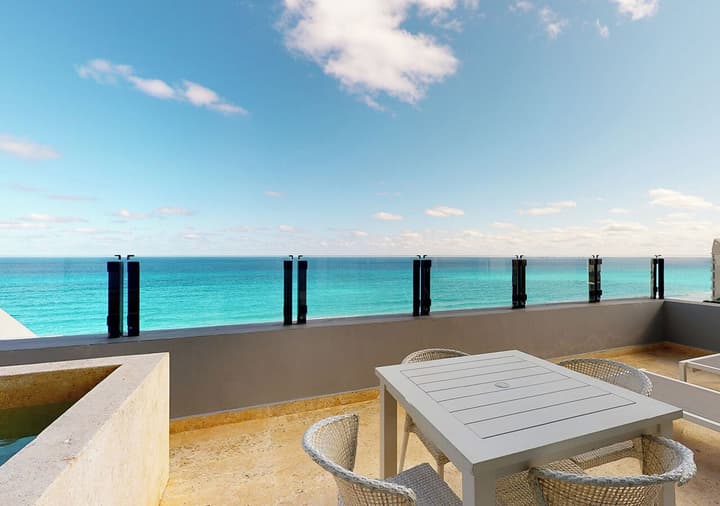Park Royal Beach Cancun - All Inclusive