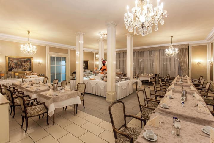 Centro National Frankfurt, Trademark Collection by Wyndham