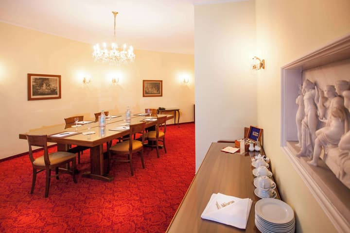 Centro National Frankfurt, Trademark Collection by Wyndham