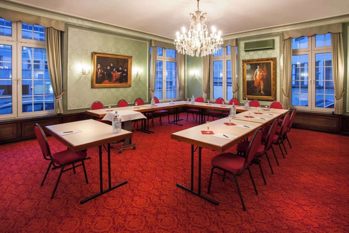 Centro National Frankfurt, Trademark Collection by Wyndham