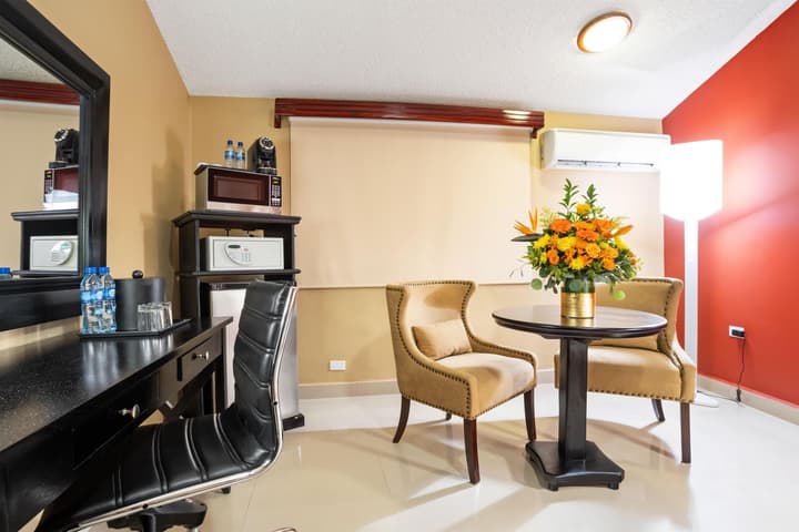 Best Western Plus Belize Biltmore Plaza