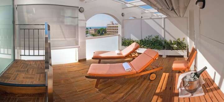Hotel Num