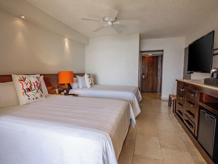 Las Brisas Ixtapa