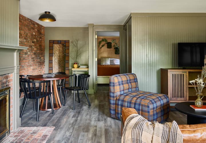 Bluebird Cady Hill Lodge