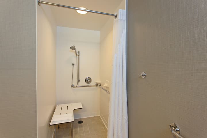 Holiday Inn Express and Suites Fisherman's Wharf by IHG