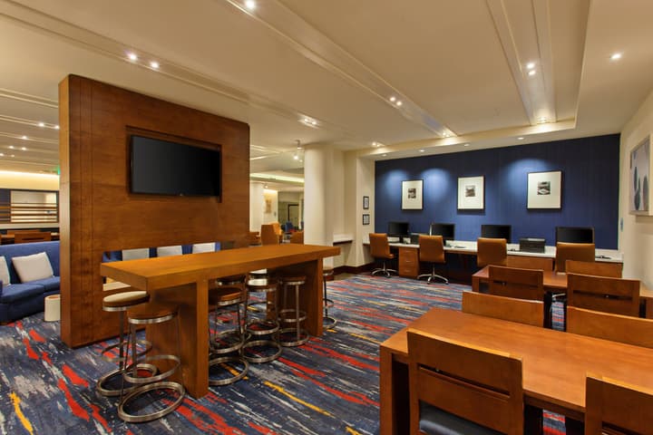 Holiday Inn Express and Suites Fisherman's Wharf by IHG
