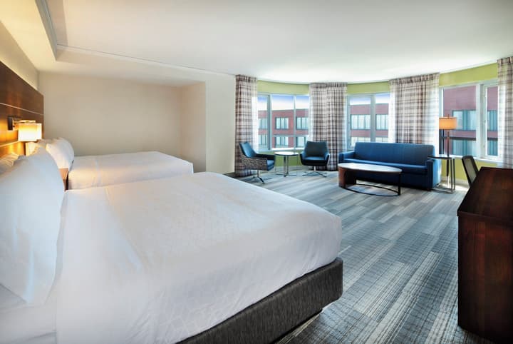 Holiday Inn Express and Suites Fisherman's Wharf by IHG