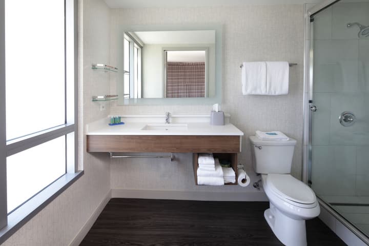 Holiday Inn Express and Suites Fisherman's Wharf by IHG