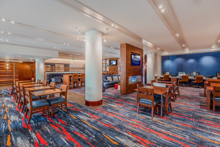 Holiday Inn Express and Suites Fisherman's Wharf by IHG