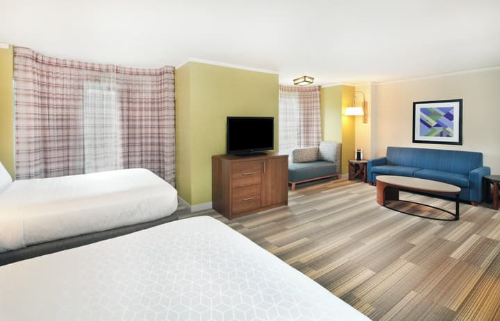 Holiday Inn Express and Suites Fisherman's Wharf by IHG