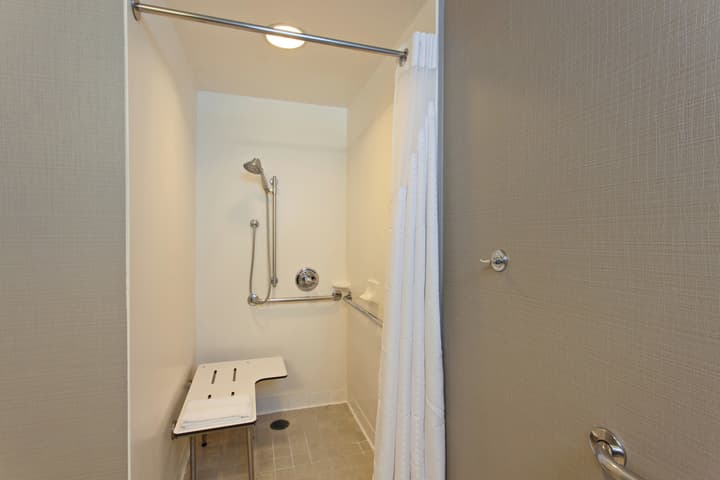Holiday Inn Express and Suites Fisherman's Wharf by IHG