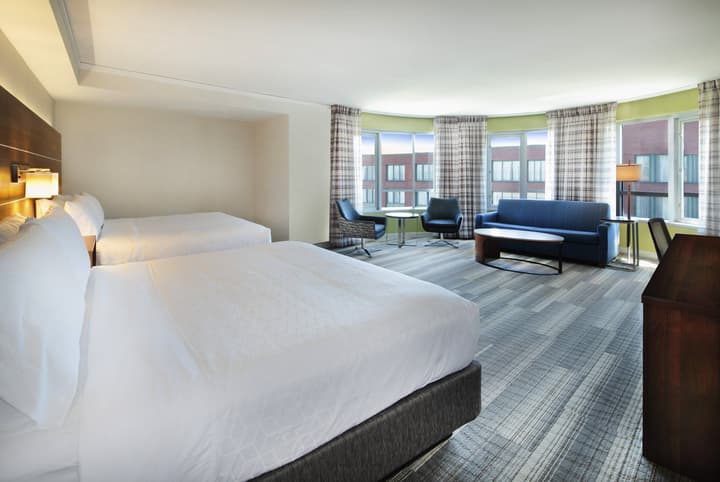 Holiday Inn Express and Suites Fisherman's Wharf by IHG