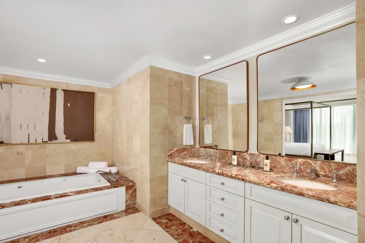 The Ritz-Carlton Coconut Grove, Miami