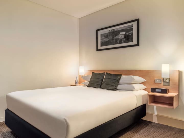 ibis Melbourne Hotel and Apartments