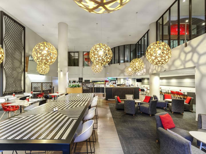 ibis Melbourne Hotel and Apartments